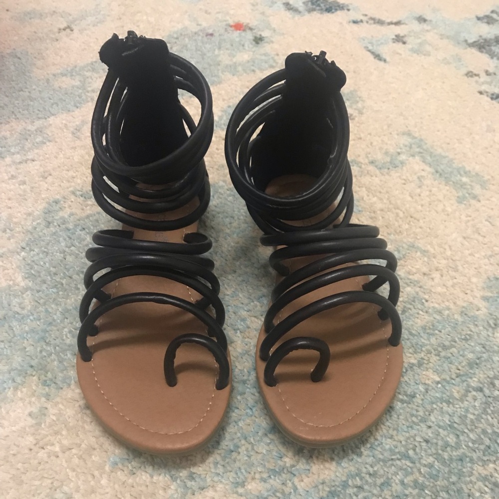 Shoedazzle Cessna Black gladiator sandals